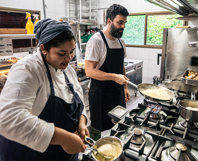 voluntarios cozinha rodrigo bellora 1 - Revista Estilo Zaffari